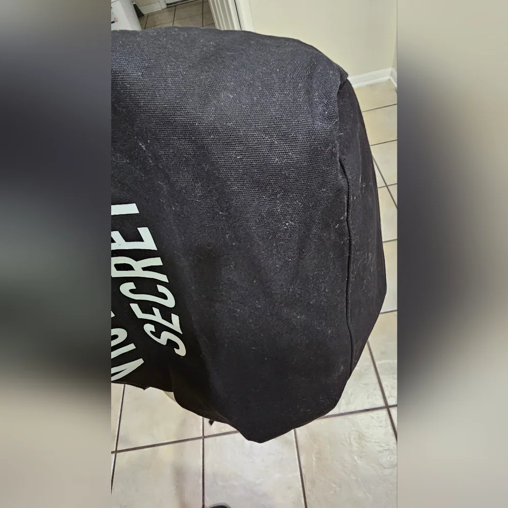 Victoria's Secret Black and White Tote EUC - Picture 15 of 16